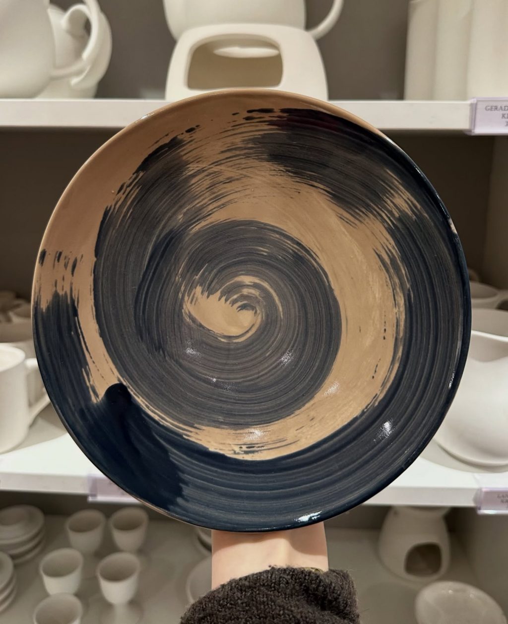 Instagram post from lamooikeramik. This post is in position 3.