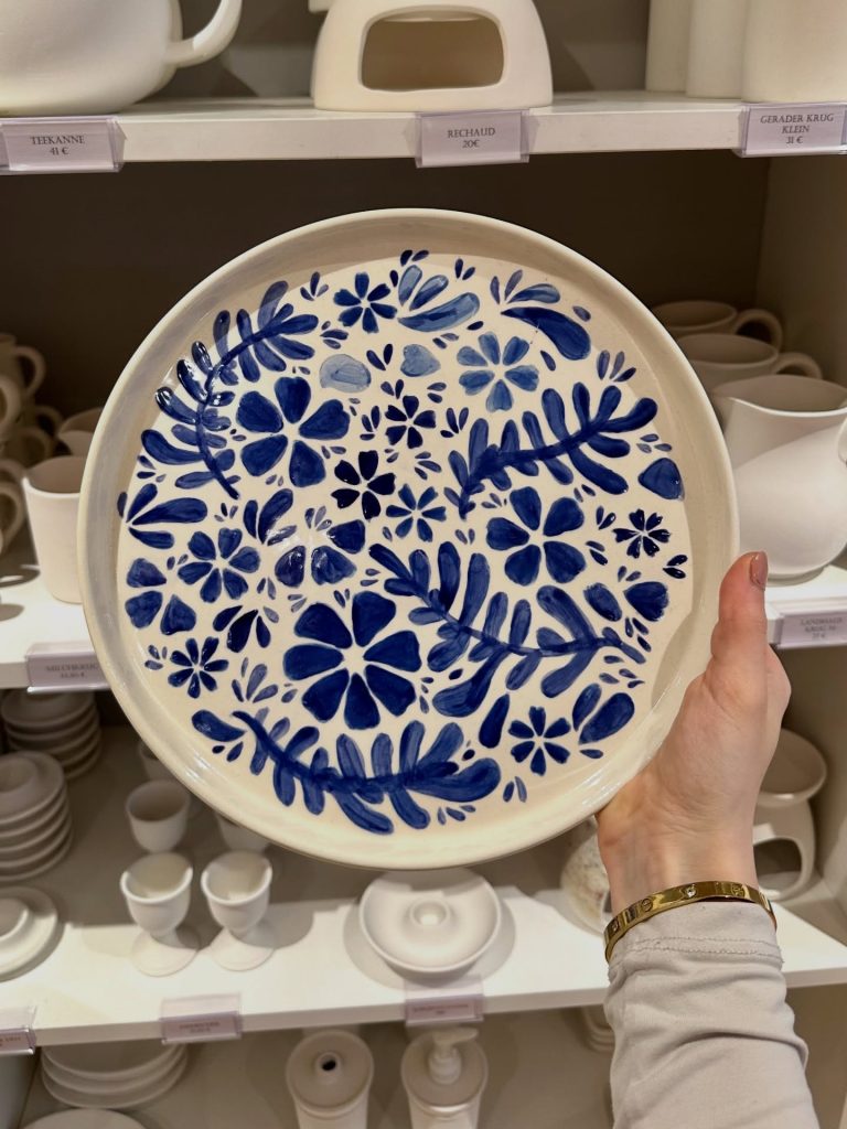 Instagram post from lamooikeramik. This post is in position 7.