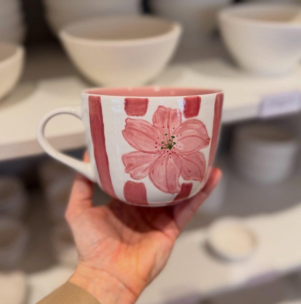 Instagram post from lamooikeramik. This post is in position 3.