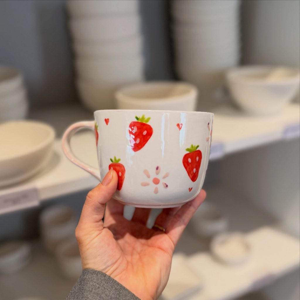 Instagram post from lamooikeramik. This post is in position 3.